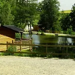 Camping Cosy Avec Terrasse Et Poele A Bois Pour 5 Personnes - Api-1-52-974